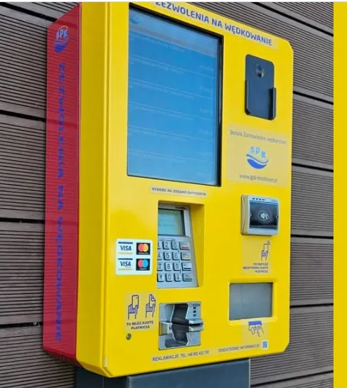 Automat z zezwoleniami wędkarskimi na przystani w Nadolu